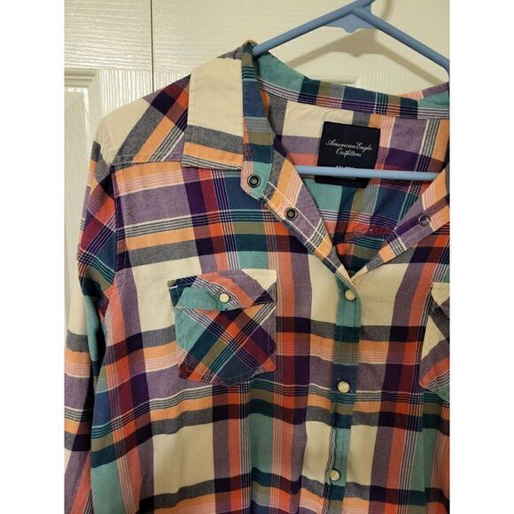 American Eagle Outfitters plaid button-down - Picture 2 of 9